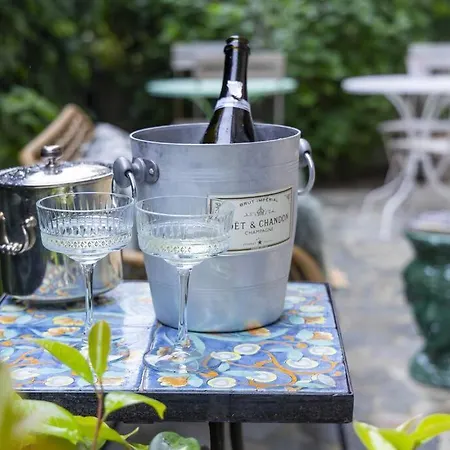 Luxury Bohemian With Private Garden In * 밀라노