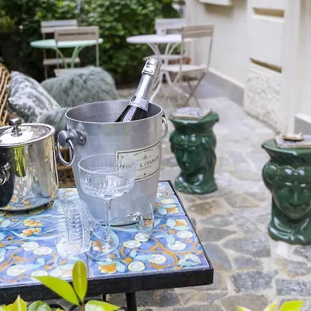 Luxury Bohemian With Private Garden In 밀라노
